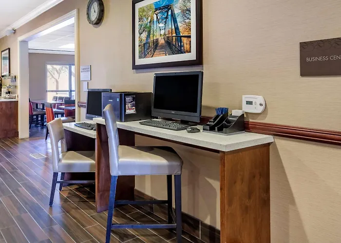 Comfort Suites Near Six Flags Magic Mountain