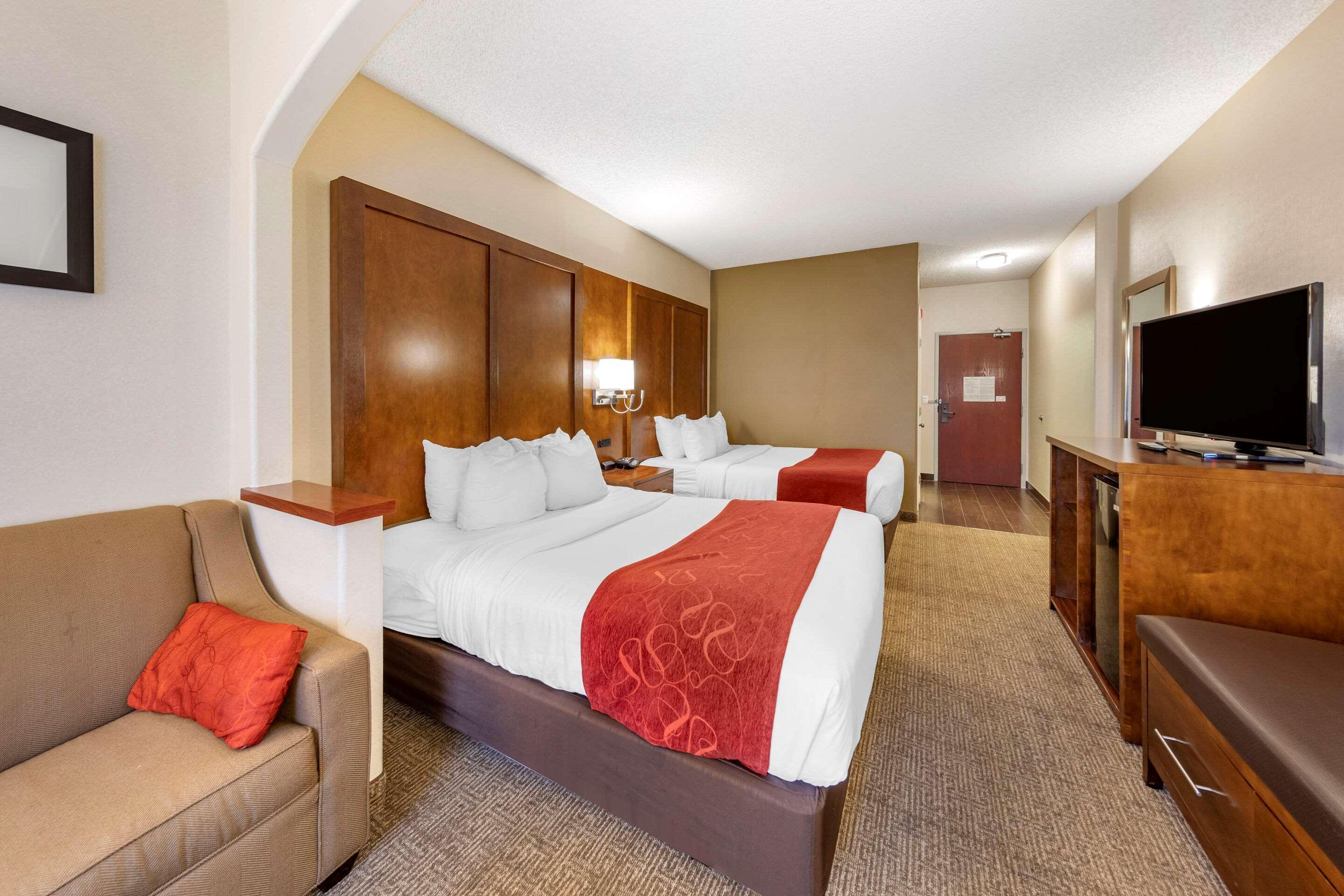 Hotel Comfort Near Six Flags Magic Mountain