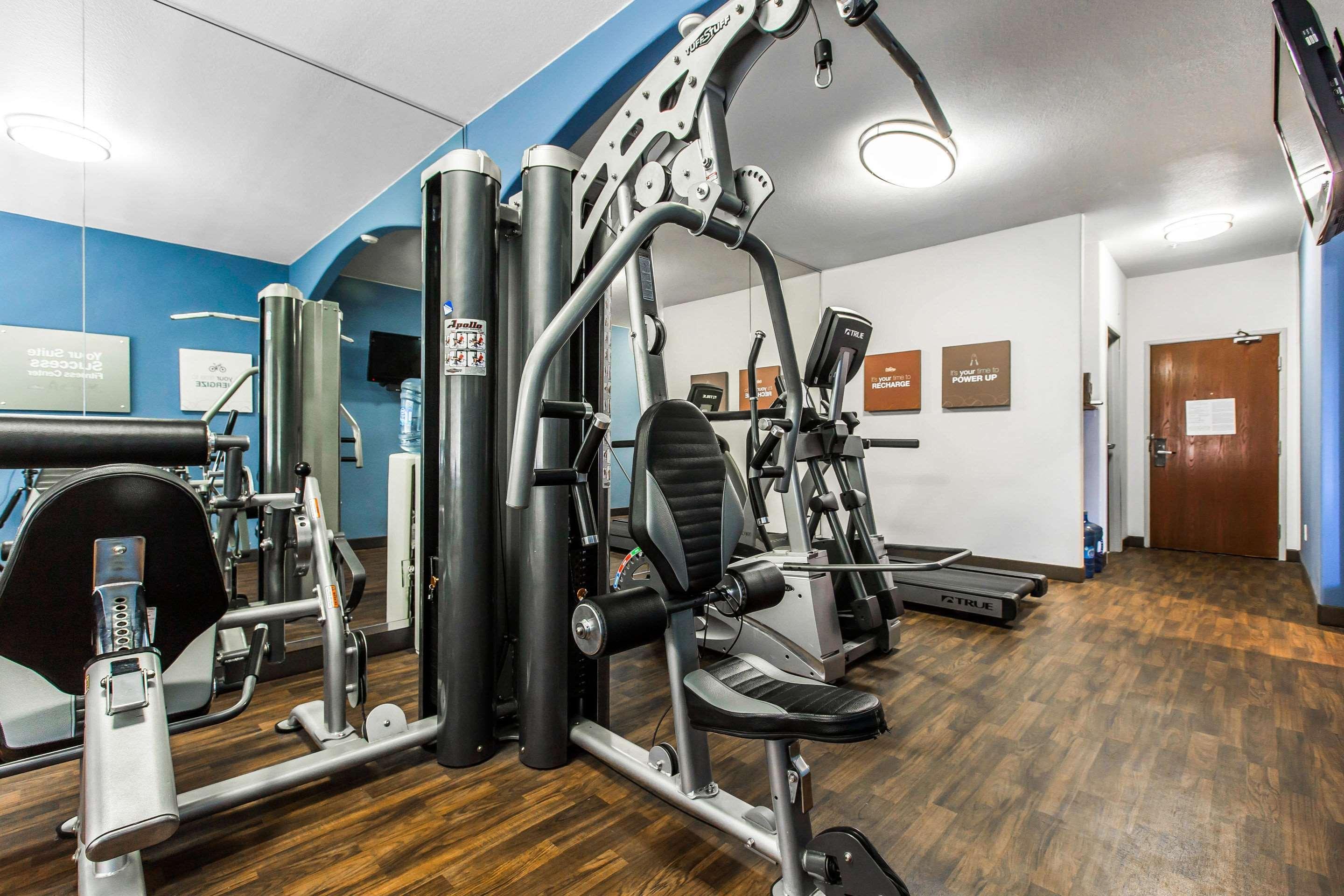 Comfort Near Six Flags Magic Mountain 3*