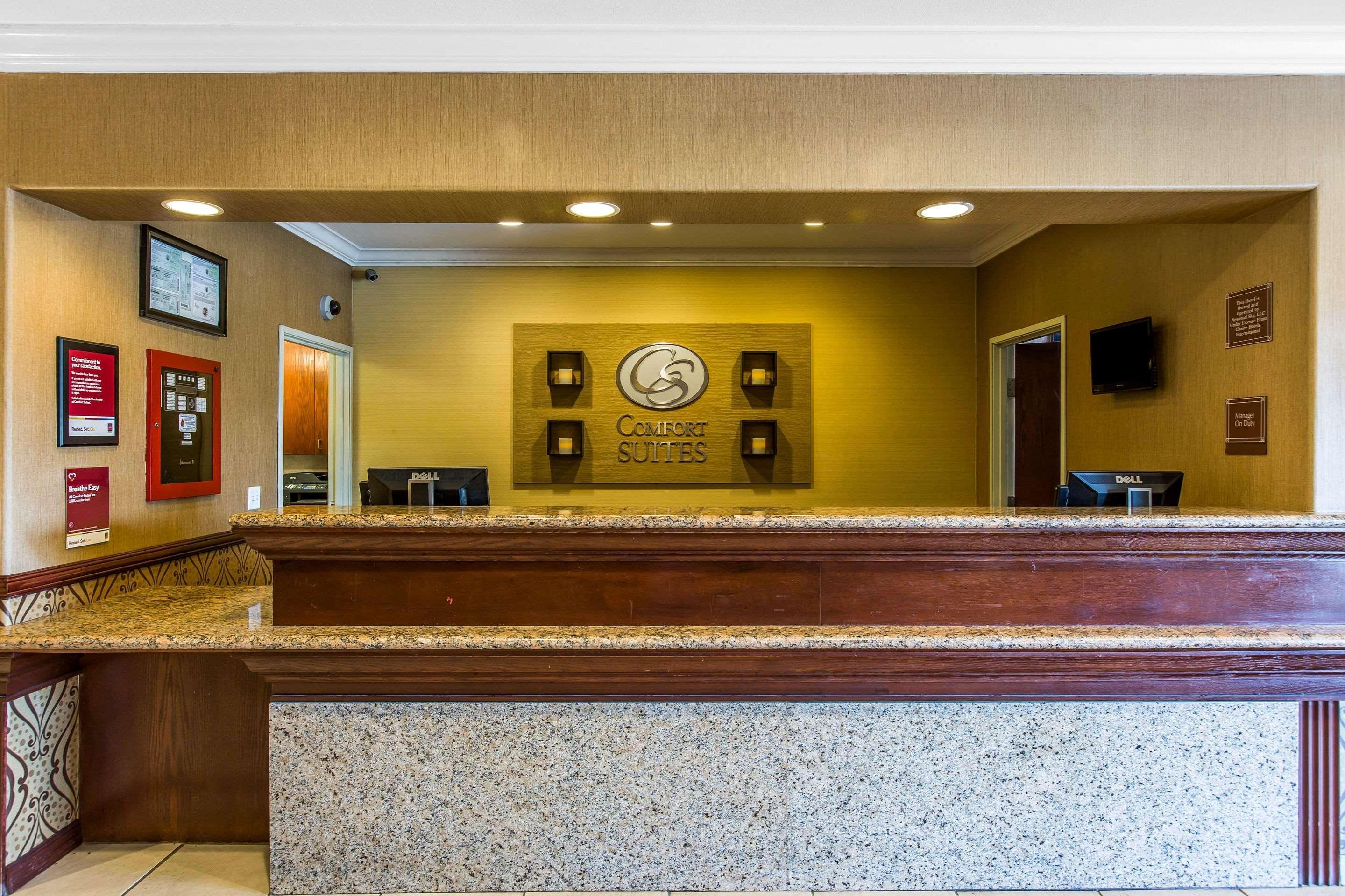 Comfort Near Six Flags Magic Mountain Hotel 3*