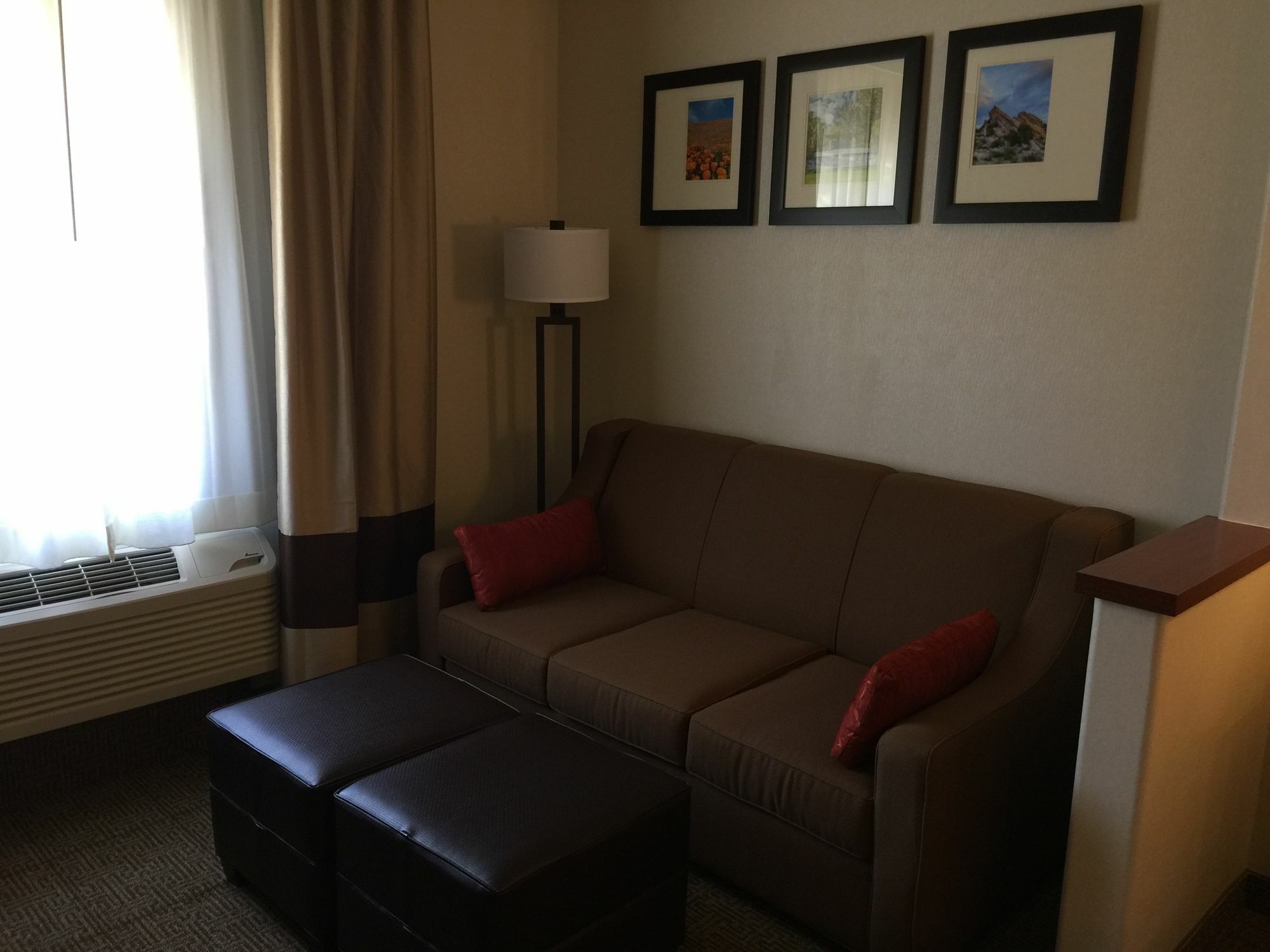 Comfort Near Six Flags Magic Mountain Hotel